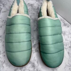 Vionic Womens Puffer Slippers Seafoam Green Quilted Faux Fur Lining Size 8